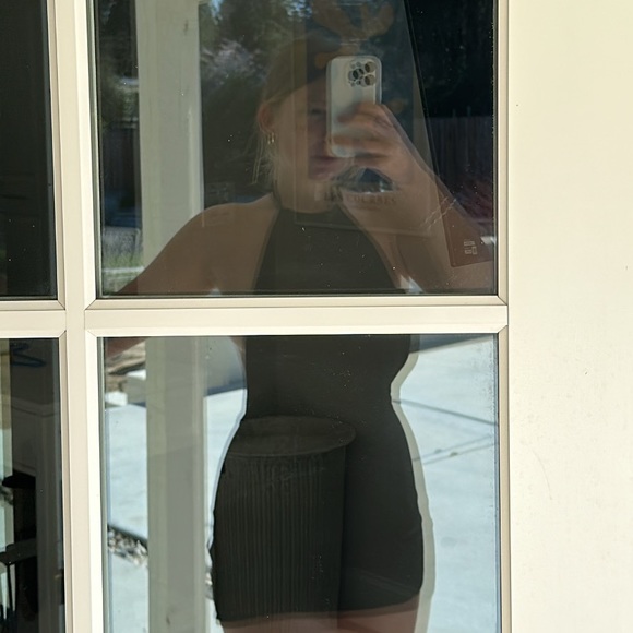 LIONESS: THE RAY MINI DRESS IN BLACK - Picture 1 of 5